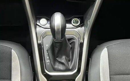 Volkswagen T-Roc I, 2021 год, 2 040 000 рублей, 13 фотография