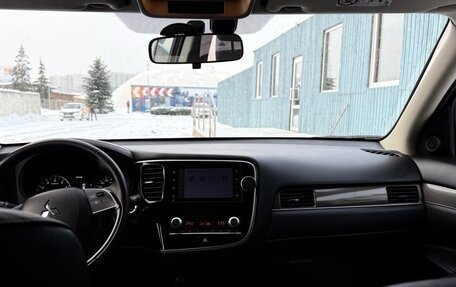 Mitsubishi Outlander III рестайлинг 3, 2020 год, 7 фотография