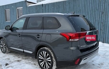 Mitsubishi Outlander III рестайлинг 3, 2020 год, 4 фотография