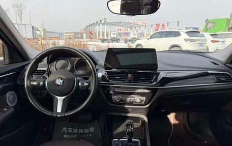 BMW 1 серия, 2022 год, 1 800 000 рублей, 9 фотография