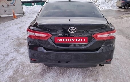 Toyota Camry, 2020 год, 3 250 000 рублей, 2 фотография