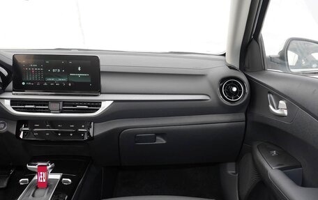 KIA K3, 2025 год, 1 920 000 рублей, 33 фотография