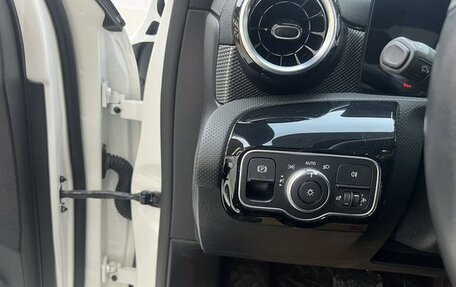 Mercedes-Benz A-Класс, 2022 год, 2 460 000 рублей, 9 фотография