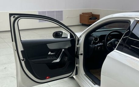 Mercedes-Benz A-Класс, 2022 год, 2 460 000 рублей, 11 фотография