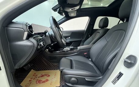 Mercedes-Benz A-Класс, 2022 год, 2 460 000 рублей, 13 фотография