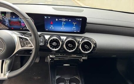 Mercedes-Benz A-Класс, 2023 год, 2 500 000 рублей, 18 фотография