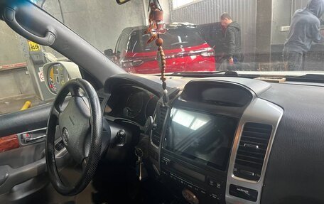 Toyota Land Cruiser Prado 120 рестайлинг, 2007 год, 2 350 000 рублей, 14 фотография