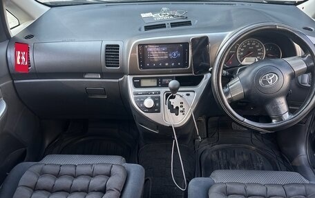 Toyota Wish II, 2005 год, 740 000 рублей, 13 фотография