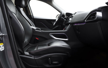 Jaguar F-Pace, 2020 год, 3 049 000 рублей, 25 фотография