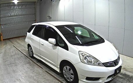 Honda Fit Shuttle I рестайлинг, 2013 год, 1 100 000 рублей, 1 фотография