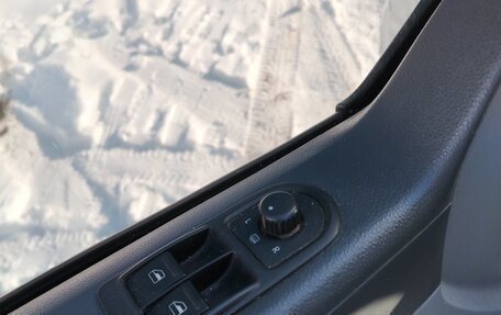 Volkswagen Transporter T5 рестайлинг, 2008 год, 1 075 000 рублей, 15 фотография