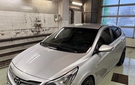 Hyundai Solaris II рестайлинг, 2015 год, 1 350 000 рублей, 3 фотография