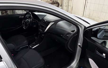 Hyundai Solaris II рестайлинг, 2015 год, 1 350 000 рублей, 11 фотография