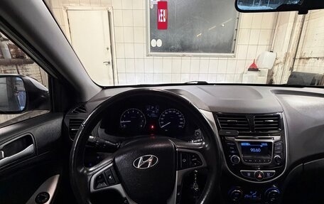 Hyundai Solaris II рестайлинг, 2015 год, 1 350 000 рублей, 13 фотография