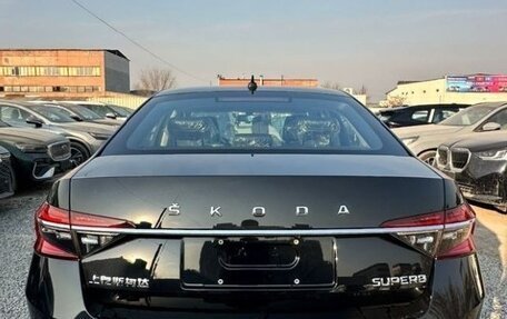 Skoda Superb III рестайлинг, 2023 год, 2 190 000 рублей, 5 фотография