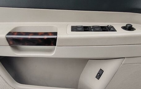 Chrysler 300C II, 2004 год, 1 100 000 рублей, 6 фотография