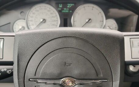 Chrysler 300C II, 2004 год, 1 100 000 рублей, 10 фотография