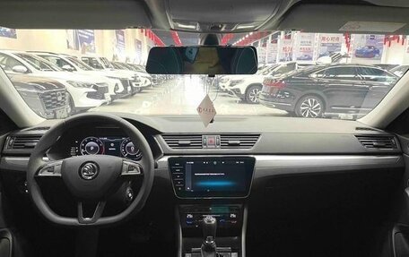 Skoda Superb III рестайлинг, 2024 год, 2 820 000 рублей, 10 фотография