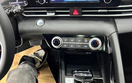 Hyundai Elantra, 2023 год, 1 700 000 рублей, 12 фотография