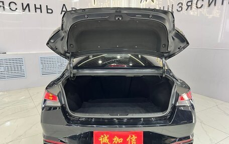 Hyundai Elantra, 2023 год, 1 700 000 рублей, 17 фотография