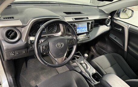 Toyota RAV4, 2017 год, 2 199 800 рублей, 8 фотография