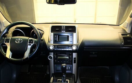 Toyota Land Cruiser Prado 150 рестайлинг 2, 2010 год, 2 565 000 рублей, 10 фотография