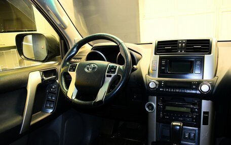 Toyota Land Cruiser Prado 150 рестайлинг 2, 2010 год, 2 565 000 рублей, 11 фотография