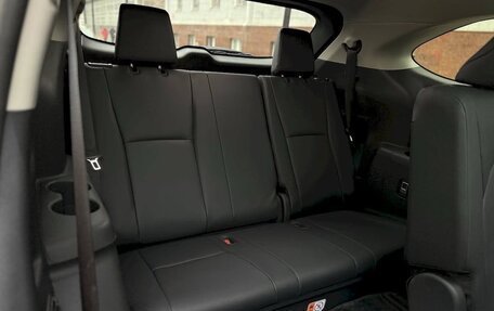 Toyota Highlander, 2025 год, 5 700 000 рублей, 32 фотография