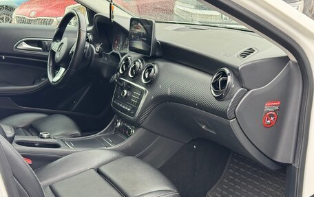 Mercedes-Benz GLA, 2019 год, 1 950 000 рублей, 14 фотография