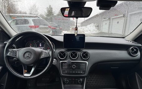 Mercedes-Benz GLA, 2019 год, 1 950 000 рублей, 15 фотография