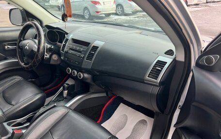 Mitsubishi Outlander III рестайлинг 3, 2008 год, 1 399 000 рублей, 12 фотография