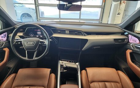 Audi e-tron I, 2021 год, 4 690 000 рублей, 14 фотография