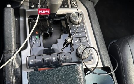 Toyota Land Cruiser 200, 2019 год, 8 100 000 рублей, 6 фотография