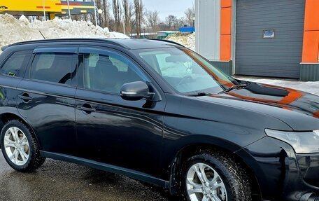Mitsubishi Outlander III рестайлинг 3, 2013 год, 1 250 000 рублей, 2 фотография