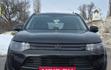 Mitsubishi Outlander III рестайлинг 3, 2013 год, 1 250 000 рублей, 5 фотография