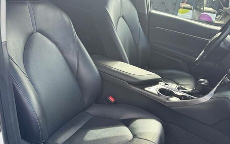 Toyota Camry, 2021 год, 2 500 000 рублей, 17 фотография