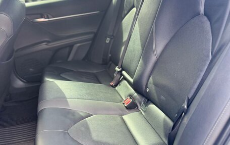 Toyota Camry, 2021 год, 2 500 000 рублей, 20 фотография