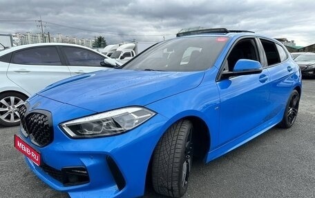 BMW 1 серия, 2019 год, 2 800 000 рублей, 1 фотография