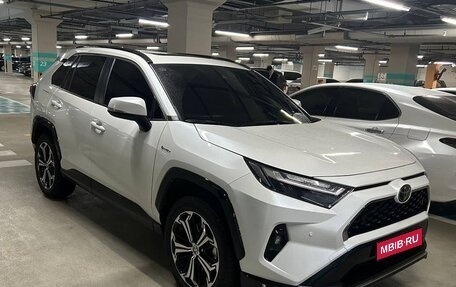 Toyota RAV4, 2024 год, 4 800 000 рублей, 1 фотография