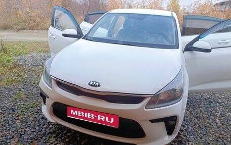 KIA Rio IV, 2017 год, 900 000 рублей, 1 фотография