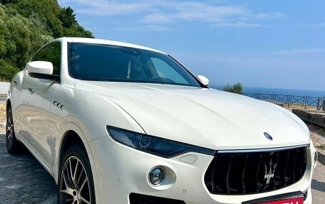 Maserati Levante I, 2017 год, 3 000 000 рублей, 2 фотография