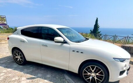 Maserati Levante I, 2017 год, 3 000 000 рублей, 5 фотография