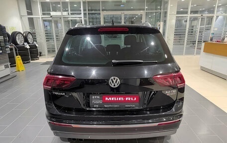 Volkswagen Tiguan II, 2017 год, 2 490 000 рублей, 6 фотография