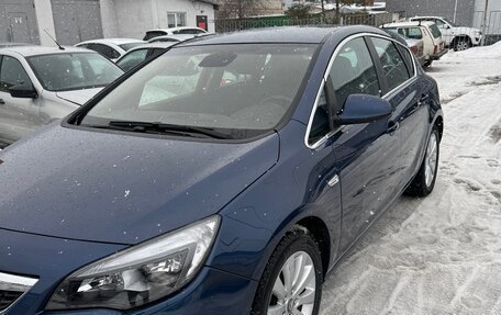 Opel Astra J, 2011 год, 600 000 рублей, 4 фотография