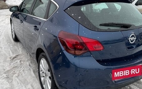 Opel Astra J, 2011 год, 600 000 рублей, 3 фотография