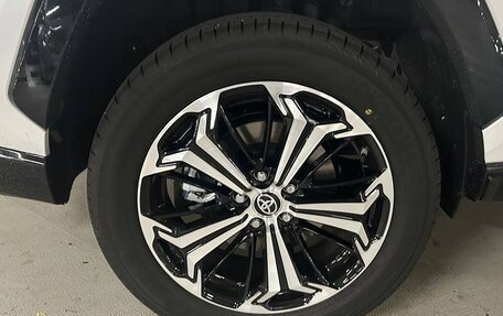 Toyota RAV4, 2024 год, 4 800 000 рублей, 6 фотография