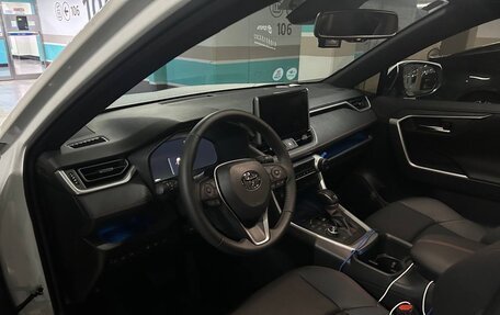 Toyota RAV4, 2024 год, 4 800 000 рублей, 9 фотография