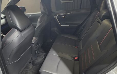 Toyota RAV4, 2024 год, 4 800 000 рублей, 6 фотография