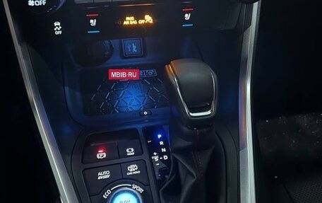 Toyota RAV4, 2024 год, 4 800 000 рублей, 13 фотография