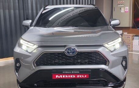 Toyota RAV4, 2024 год, 4 800 000 рублей, 3 фотография